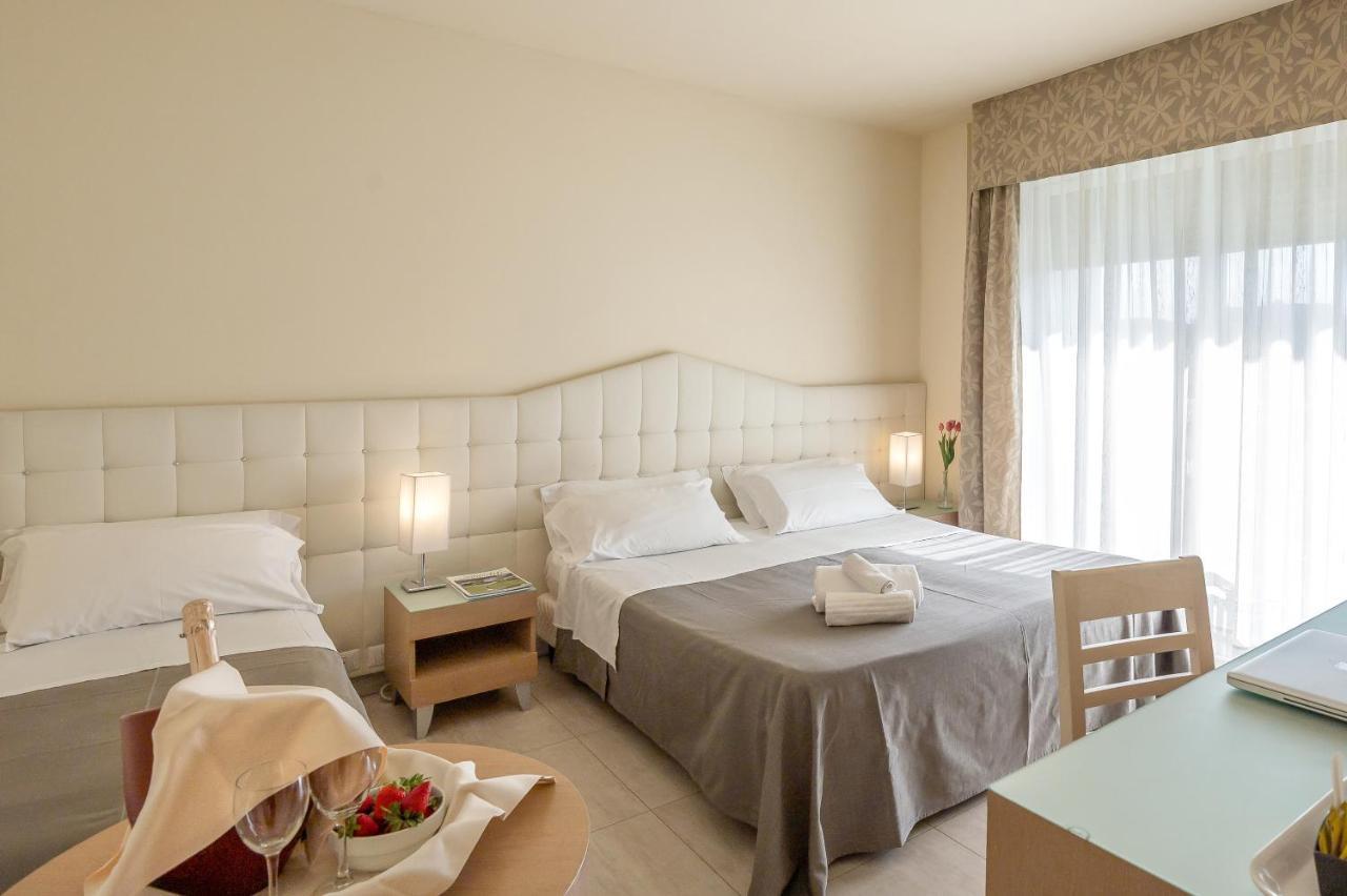 Hotel Adria Milano Marittima Ngoại thất bức ảnh
