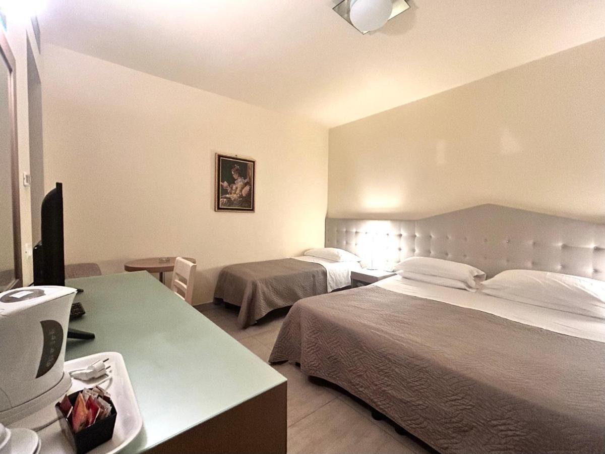 Hotel Adria Milano Marittima Ngoại thất bức ảnh