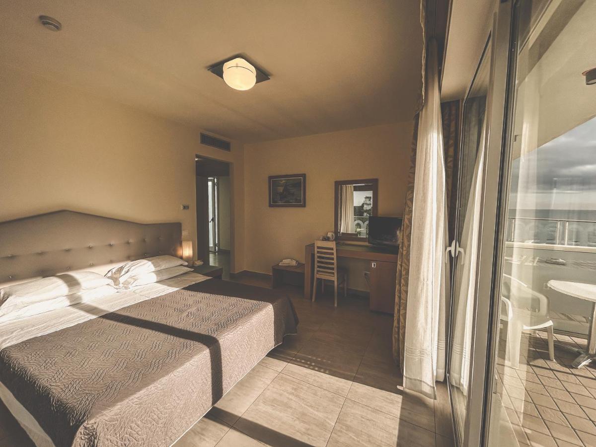 Hotel Adria Milano Marittima Ngoại thất bức ảnh