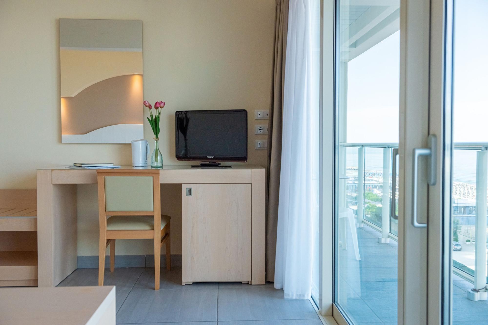 Hotel Adria Milano Marittima Ngoại thất bức ảnh