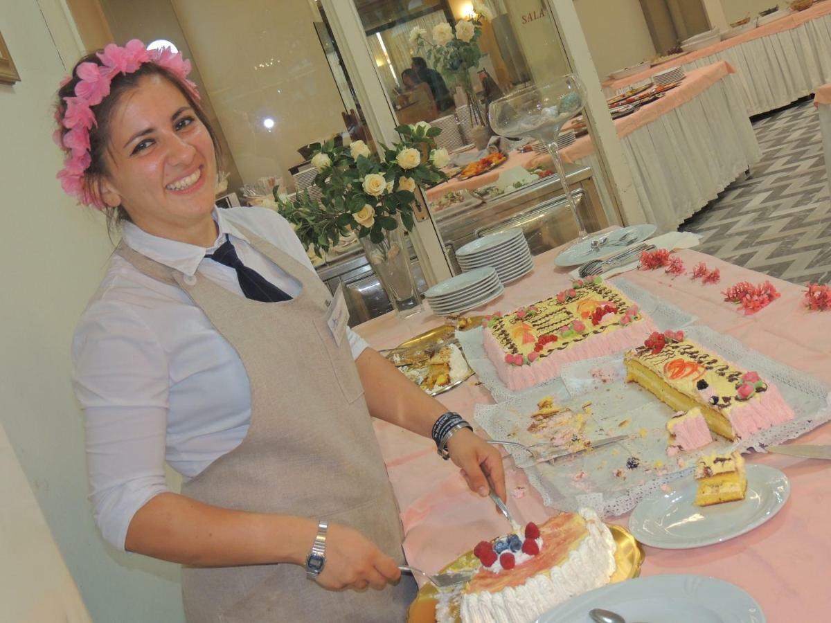 Hotel Adria Milano Marittima Ngoại thất bức ảnh