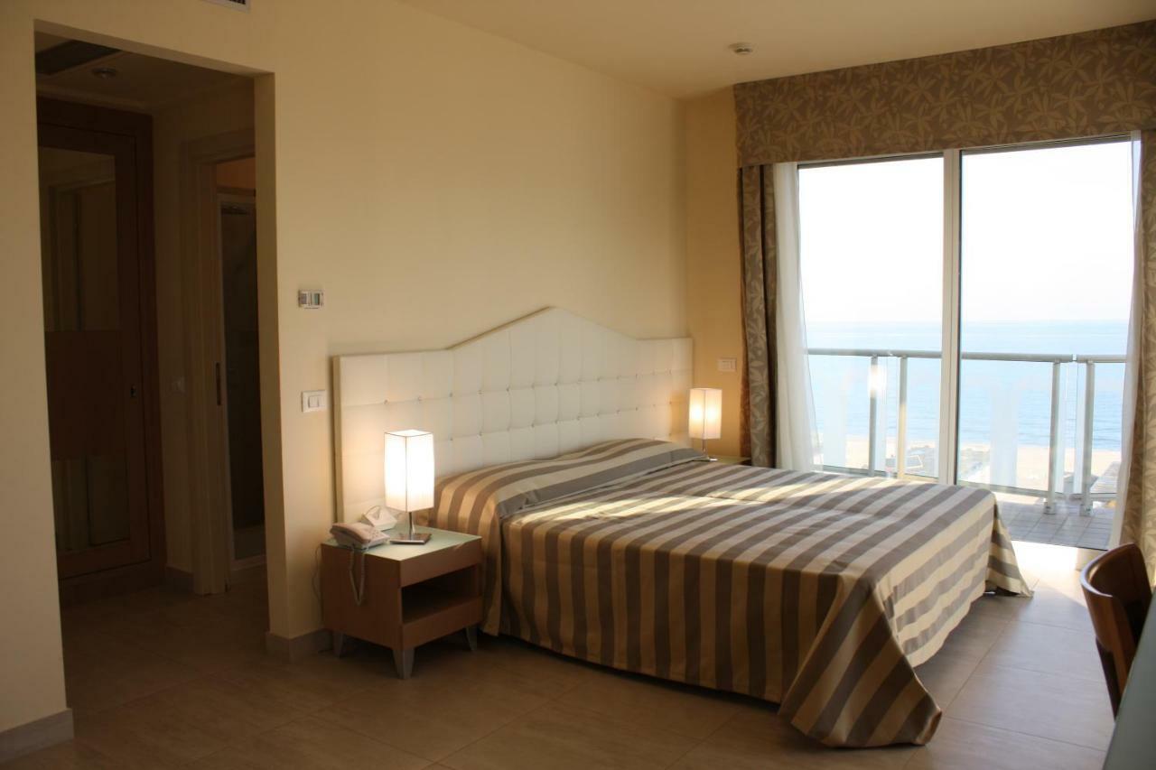 Hotel Adria Milano Marittima Ngoại thất bức ảnh